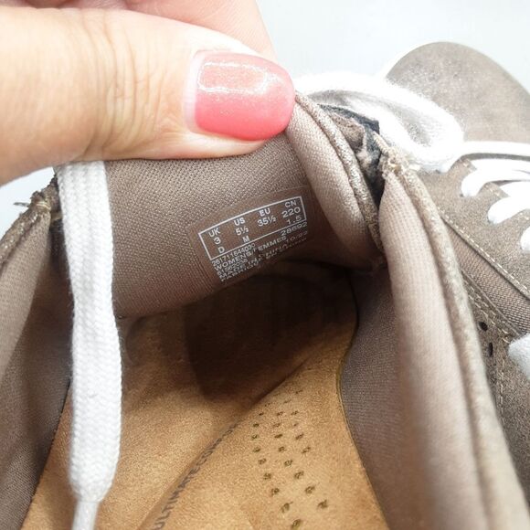 Clarks Caroline Ella Sneakers Women's 5.5M Brown Metallic 2 - Picture 9 of 11